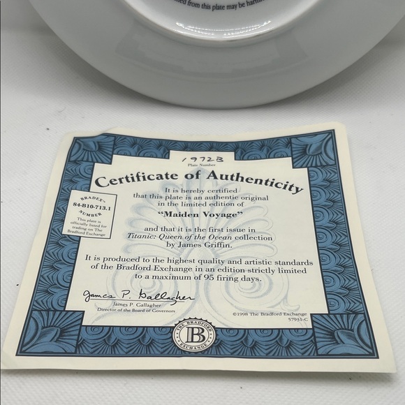 The Bradford Exchange Titanic Plate - Blue and Gold - Picture 3 of 3